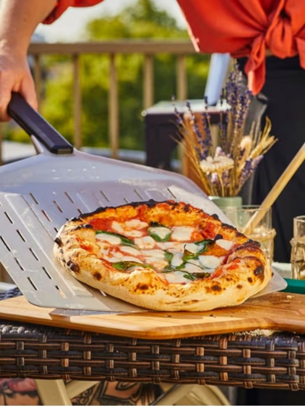 NWOT Onni 12” Perforated Pizza Peel